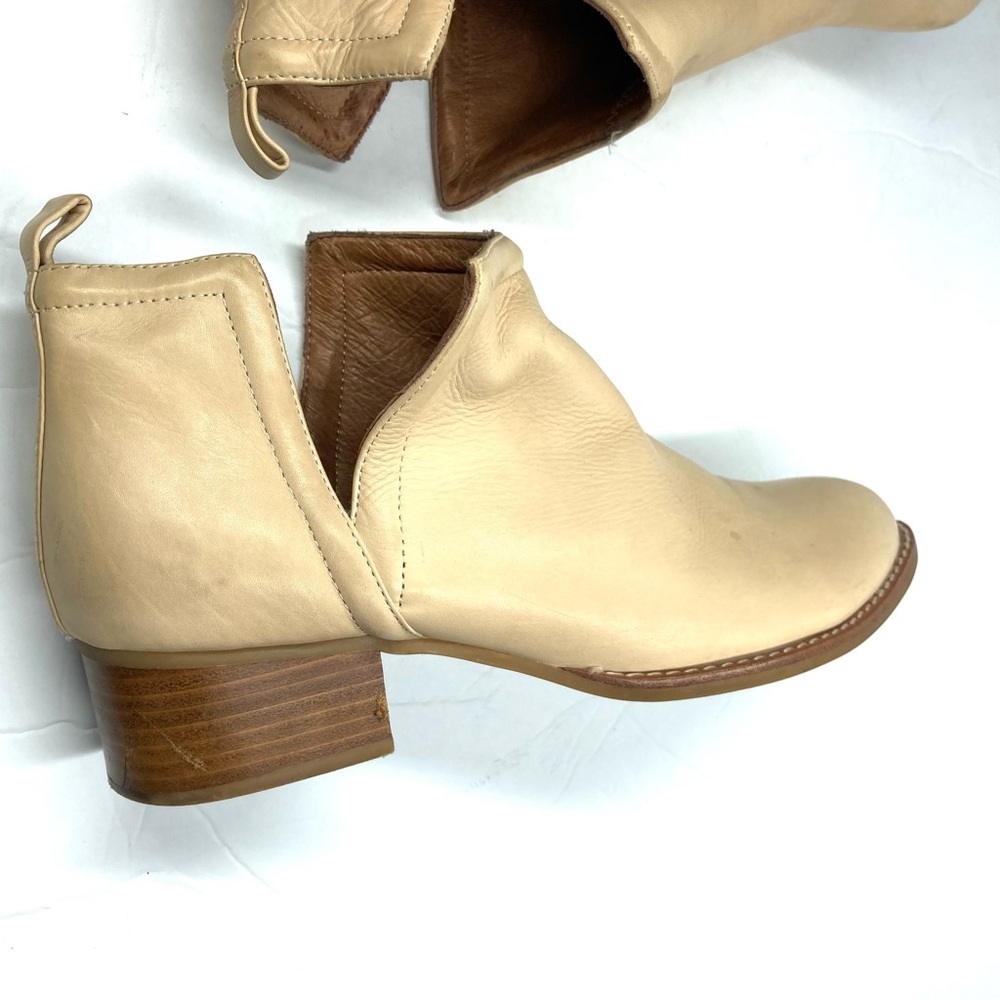 Jeffrey Campbell Womens Muskrat Cream Leather Ankle Booties 8 Cutout Pull Loop - Picture 3 of 16